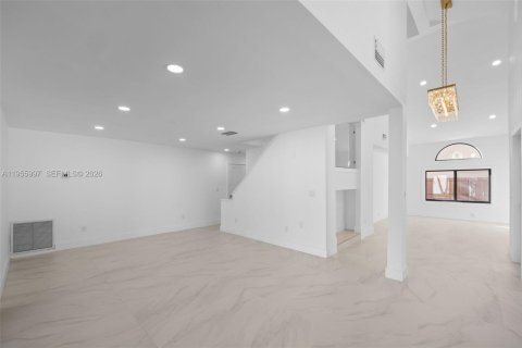 Villa ou maison à vendre à Miami, Floride: 4 chambres, 197.32 m2 № 2009904 - photo 10