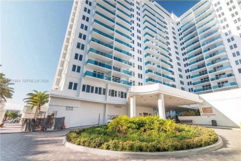 Copropriété à louer à Miami Beach, Floride: 2 chambres, 89.19 m2 № 2404273 - photo 20