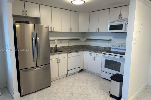 Copropriété à louer à Miami Beach, Floride: 2 chambres, 89.19 m2 № 2404273 - photo 3