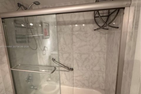 Copropriété à louer à Miami Beach, Floride: 2 chambres, 89.19 m2 № 2404273 - photo 5
