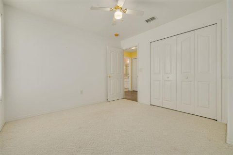 House in Port Richey, Florida 3 bedrooms, 151.99 sq.m. № 2211151 - photo 27