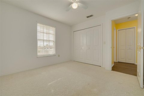 House in Port Richey, Florida 3 bedrooms, 151.99 sq.m. № 2211151 - photo 25