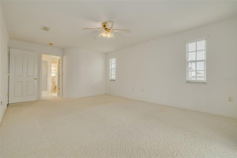 House in Port Richey, Florida 3 bedrooms, 151.99 sq.m. № 2211151 - photo 20