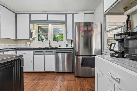 Villa ou maison à vendre à St. Lucie, Floride: 4 chambres, 169.45 m2 № 2399880 - photo 8