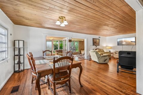 Villa ou maison à vendre à St. Lucie, Floride: 4 chambres, 169.45 m2 № 2399880 - photo 6