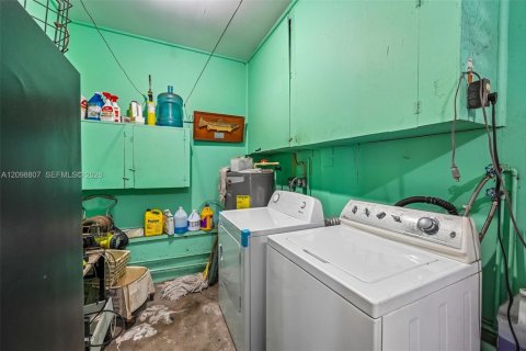 Villa ou maison à vendre à St. Lucie, Floride: 4 chambres, 169.45 m2 № 2399880 - photo 26