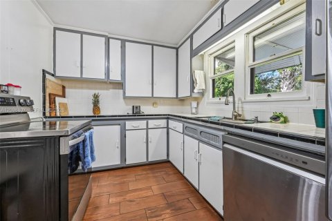 Villa ou maison à vendre à St. Lucie, Floride: 4 chambres, 169.45 m2 № 2399880 - photo 9