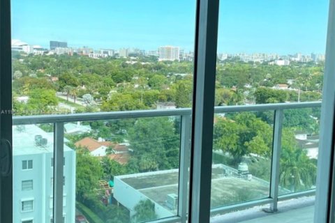 Condo in Miami, Florida, 1 bedroom  № 2026952