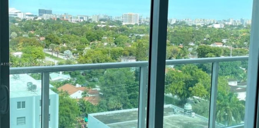 Condo in Miami, Florida, 1 bedroom  № 2026952