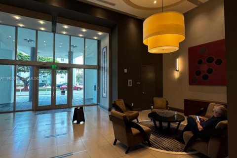 Condo in Miami, Florida, 1 bedroom  № 2026952 - photo 10
