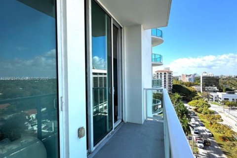 Condo in Miami, Florida, 1 bedroom  № 2026952 - photo 23