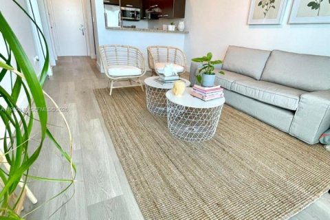 Condo in Miami, Florida, 1 bedroom  № 2026952 - photo 4