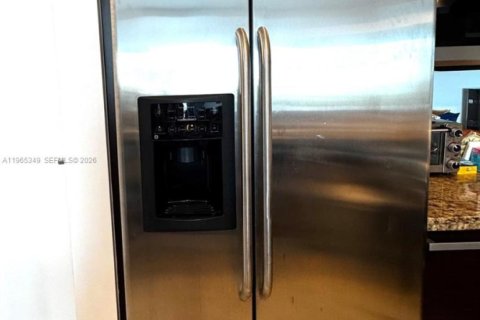 Condo in Miami, Florida, 1 bedroom  № 2026952 - photo 24