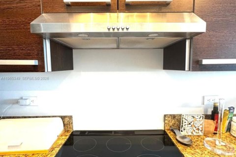 Condo in Miami, Florida, 1 bedroom  № 2026952 - photo 26