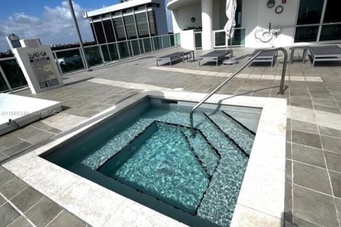 Condo in Miami, Florida, 1 bedroom  № 2026952 - photo 30
