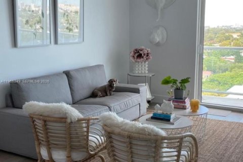 Condo in Miami, Florida, 1 bedroom  № 2026952 - photo 2