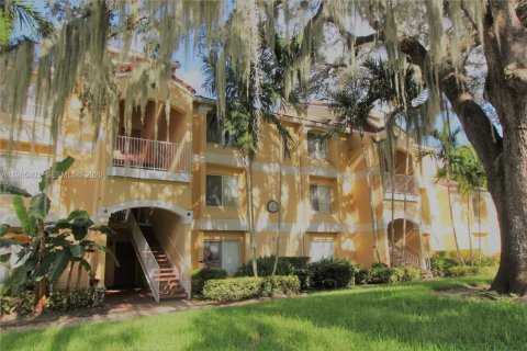 Condo in Oakland Park, Florida, 1 bedroom № 2031400 - photo 1