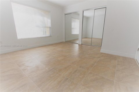 Condo in Oakland Park, Florida, 1 bedroom № 2031400 - photo 10