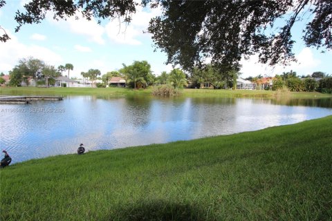 Condo in Oakland Park, Florida, 1 bedroom № 2031400 - photo 16