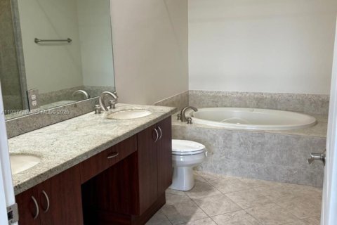Condo in Sunrise, Florida, 2 bedrooms  № 1995739 - photo 14