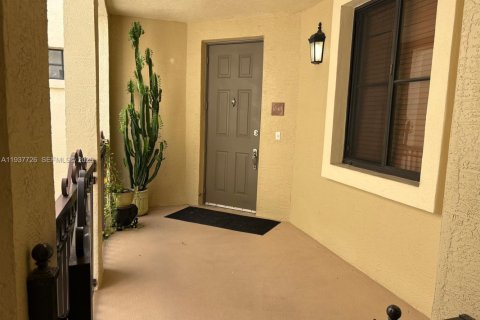 Condo in Sunrise, Florida, 2 bedrooms  № 1995739 - photo 6