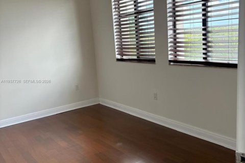 Condo in Sunrise, Florida, 2 bedrooms  № 1995739 - photo 11
