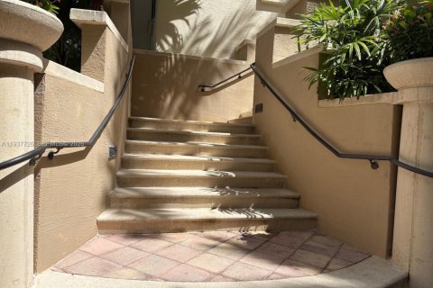 Condo in Sunrise, Florida, 2 bedrooms  № 1995739 - photo 4