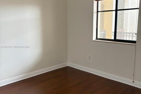 Condo in Sunrise, Florida, 2 bedrooms  № 1995739 - photo 12