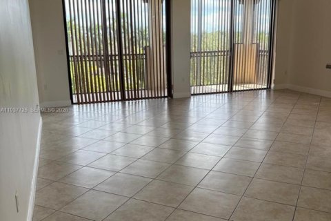 Condo in Sunrise, Florida, 2 bedrooms  № 1995739 - photo 10