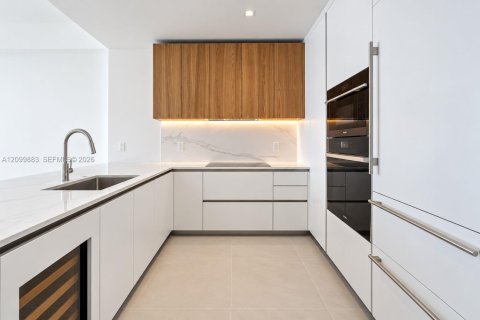 Copropriété à vendre à Miami, Floride: 1 chambre, 112.97 m2 № 2407602 - photo 10