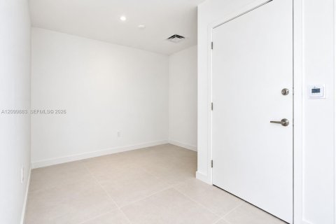 Copropriété à vendre à Miami, Floride: 1 chambre, 112.97 m2 № 2407602 - photo 13