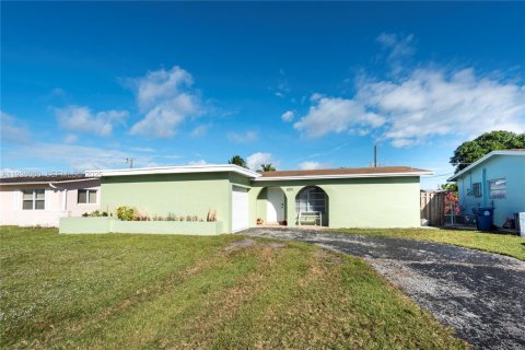 House in Sunrise, Florida 2 bedrooms, 97.27 sq.m. № 1986795 - photo 25