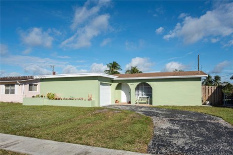 House in Sunrise, Florida 2 bedrooms, 97.27 sq.m. № 1986795 - photo 26