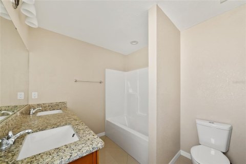 House in Winter Haven, Florida 3 bedrooms, 133.78 sq.m. № 1870356 - photo 15