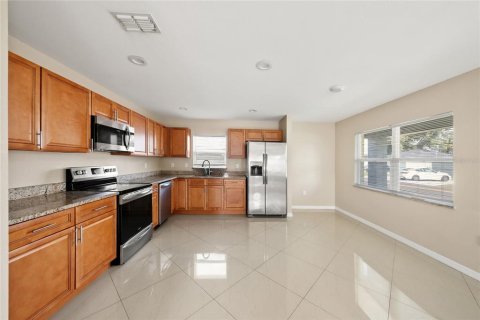 House in Winter Haven, Florida 3 bedrooms, 133.78 sq.m. № 1870356 - photo 5