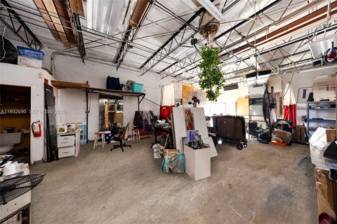 Propiedad comercial en venta en Oakland Park, Florida № 1990589 - foto 30