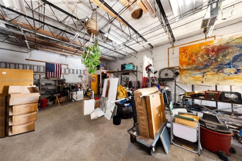 Propiedad comercial en venta en Oakland Park, Florida № 1990589 - foto 29