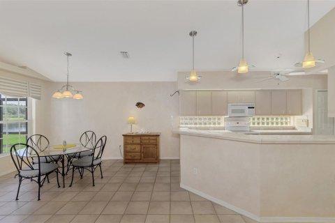 House in Port Charlotte, Florida 2 bedrooms, 151.52 sq.m. № 1734890 - photo 15