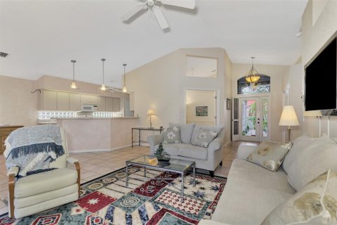 House in Port Charlotte, Florida 2 bedrooms, 151.52 sq.m. № 1734890 - photo 12