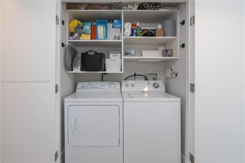 Снять в аренду квартиру в Майами-Бич, Флорида 2 спальни, 104.98м2, № 2034508 - фото 21