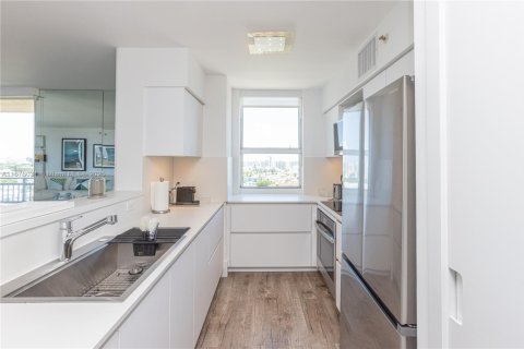 Снять в аренду квартиру в Майами-Бич, Флорида 2 спальни, 104.98м2, № 2034508 - фото 12