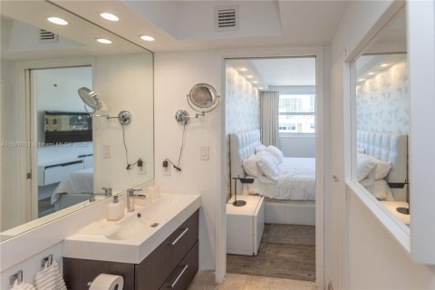 Снять в аренду квартиру в Майами-Бич, Флорида 2 спальни, 104.98м2, № 2034508 - фото 19