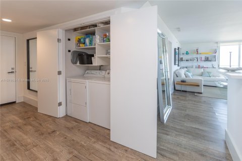 Снять в аренду квартиру в Майами-Бич, Флорида 2 спальни, 104.98м2, № 2034508 - фото 20