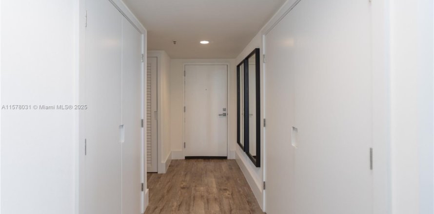 Квартира в Майами-Бич, Флорида 2 спальни, 104.98м2 № 2034508