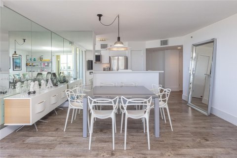 Снять в аренду квартиру в Майами-Бич, Флорида 2 спальни, 104.98м2, № 2034508 - фото 9