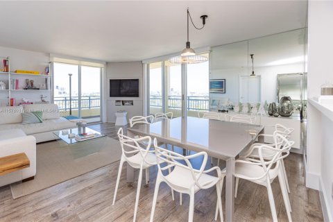 Снять в аренду квартиру в Майами-Бич, Флорида 2 спальни, 104.98м2, № 2034508 - фото 7