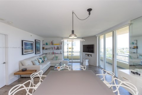 Снять в аренду квартиру в Майами-Бич, Флорида 2 спальни, 104.98м2, № 2034508 - фото 10