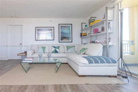 Снять в аренду квартиру в Майами-Бич, Флорида 2 спальни, 104.98м2, № 2034508 - фото 5