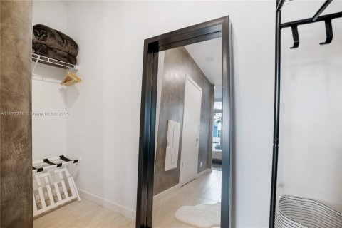 Купить кондоминиум в Майами, Флорида 1 спальня, 69.03м2, № 1927266 - фото 10