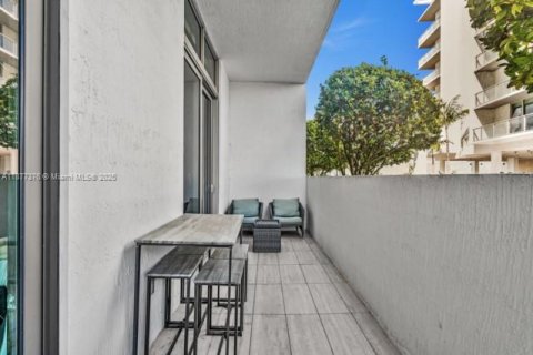 Купить кондоминиум в Майами, Флорида 1 спальня, 69.03м2, № 1927266 - фото 21